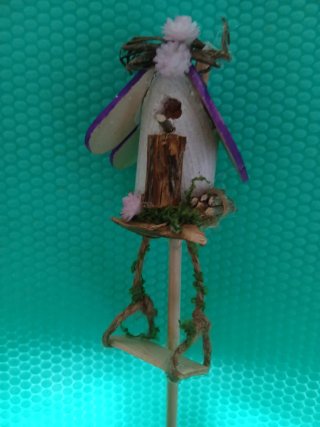 Adorno para plantas de madera y yute