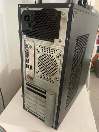 PC de oficina negro