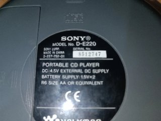 Walkman CD Sony de220 con accessori