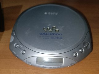 Walkman CD Sony de220 con accessori