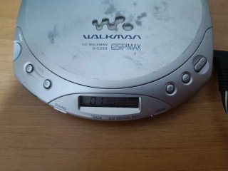 Walkman CD Sony de220 con accessori
