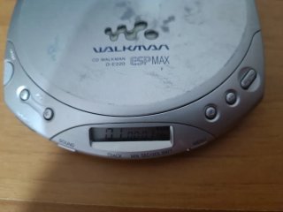 Walkman CD Sony de220 con accessori