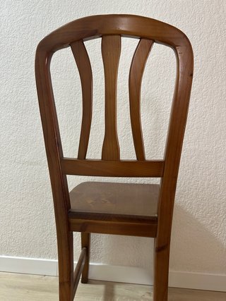 2 Sillas de madera rústica,  Precio unitario