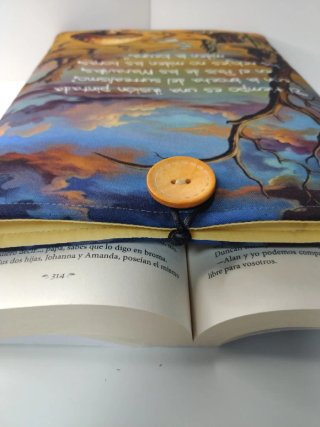Funda para libros dibujo Alicia Surrealista.Nueva.