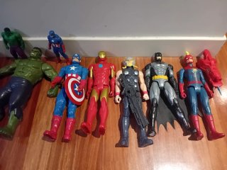 Action Figures Super Eroi Marvel e DC