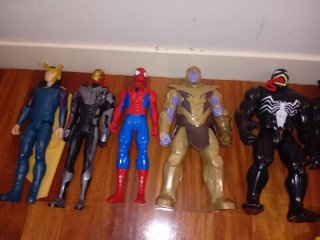 Action Figures Super Eroi Marvel e DC