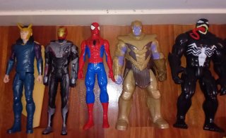 Action Figures Super Eroi Marvel e DC