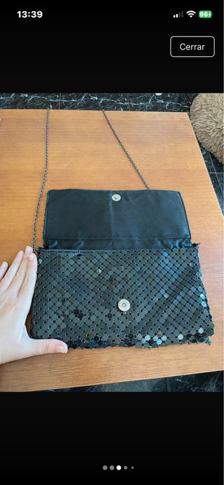Bolso de fiesta negro con cadena