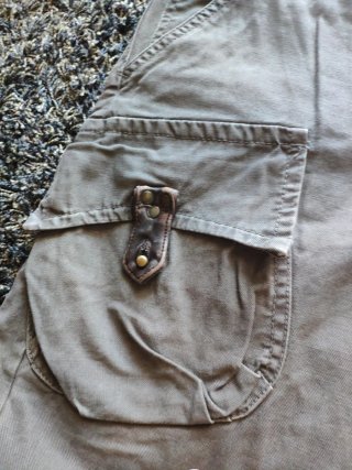 Pantalones cargo hombre gris verdoso