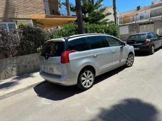 Peugeot 5008 2012