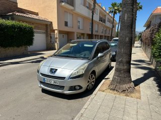 Peugeot 5008 2012