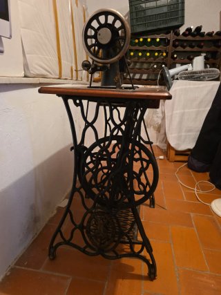 Máquina de coser Singer antigua