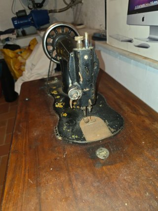 Máquina de coser Singer antigua