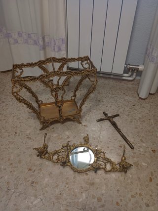 Conjunto Bronce: Perchero, Crucifijo y Paragüero