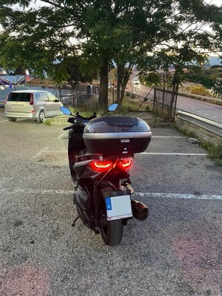 Yamaha XMAX 400 - Maxi Scooter