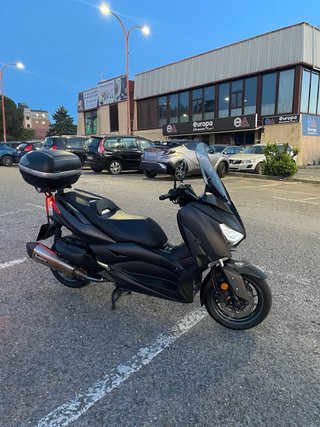 Yamaha XMAX 400 - Maxi Scooter