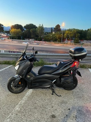 Yamaha XMAX 400 - Maxi Scooter
