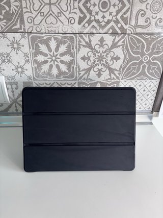 iPad 9ª Gen A2602 Gris con funda