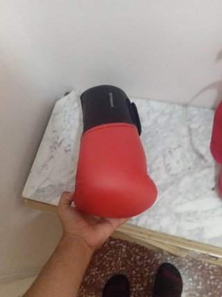 Conjunto Boxeo Guantes y Tibiales Rojos