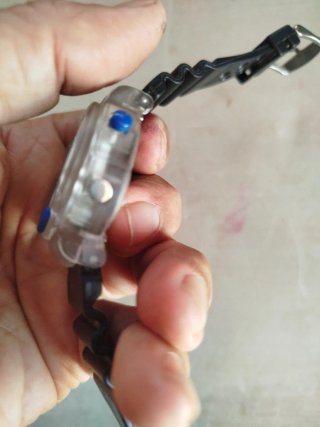 Reloj Digital Vintage con Linterna