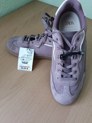 Zapatillas Zara Lilas y Blancas