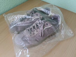 Zapatillas Zara Lilas y Blancas