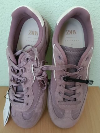 Zapatillas Zara Lilas y Blancas