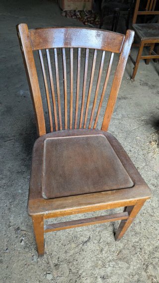 Conjunto de 4 sillas de madera para restaurar