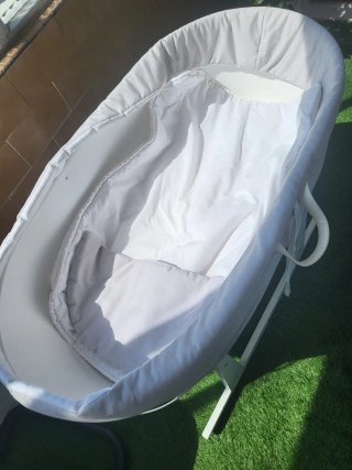 Moisés Cuco Baby con estructura mecedora