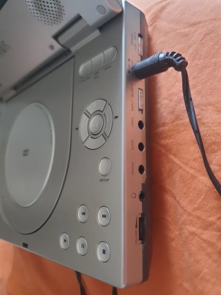 Reproductor DVD Portátil AIRIS con Pantalla