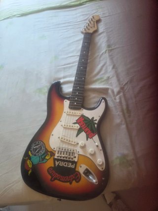 Guitarra Eléctrica Extremo Duro