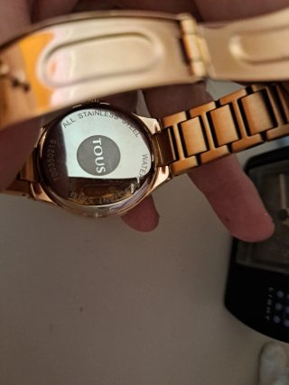 Reloj Tous Dorado y esfera marrón