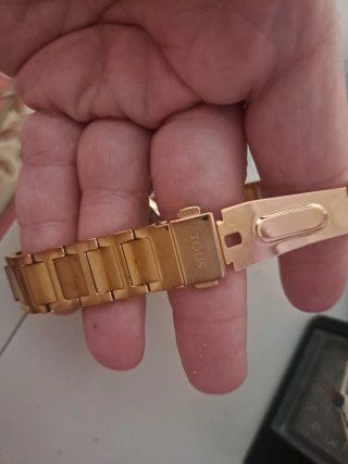 Reloj Tous Dorado y esfera marrón