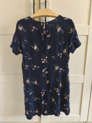 Vestido corto Lefties azul flores talla M