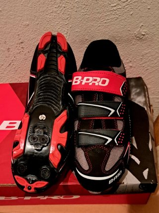 Zapatillas Ciclismo B-PRO Talla 42 + Calas