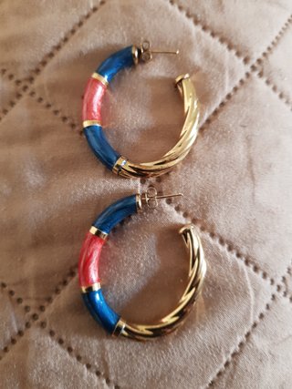 Orecchini cerchio anni '70 blu e rossi