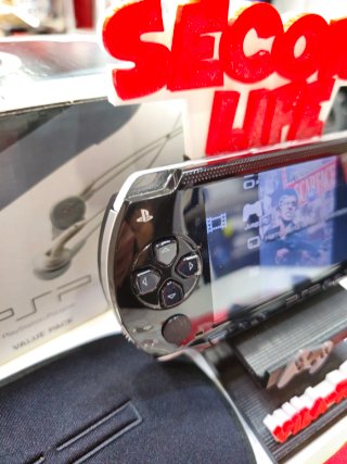 Consola Sony PSP Negra con Caja y Accesorios