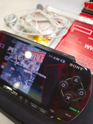 Consola Sony PSP Negra con Caja y Accesorios
