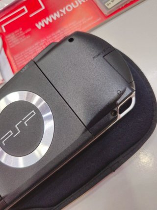 Consola Sony PSP Negra con Caja y Accesorios