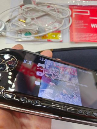 Consola Sony PSP Negra con Caja y Accesorios