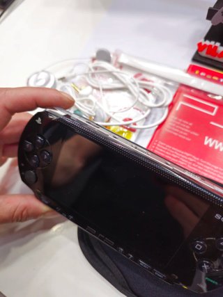 Consola Sony PSP Negra con Caja y Accesorios