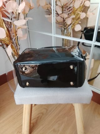 Bolso negro charol