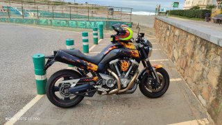 Yamaha MT-01 Naked Negra y Roja
