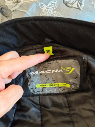 Chaqueta de moto negra MAGNA