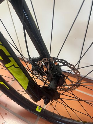 Bicicleta Giant BTT Amarilla