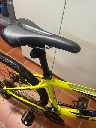 Bicicleta Giant BTT Amarilla