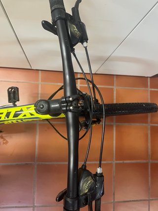 Bicicleta Giant BTT Amarilla