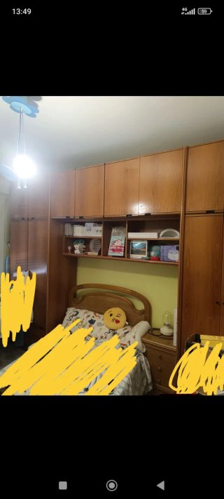 Habitación puente: armario, cama y colchón