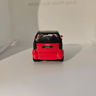 Maisto Smart City Coupé 1:33