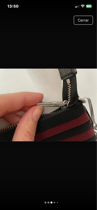 Bolso de rayas negro y rojo
